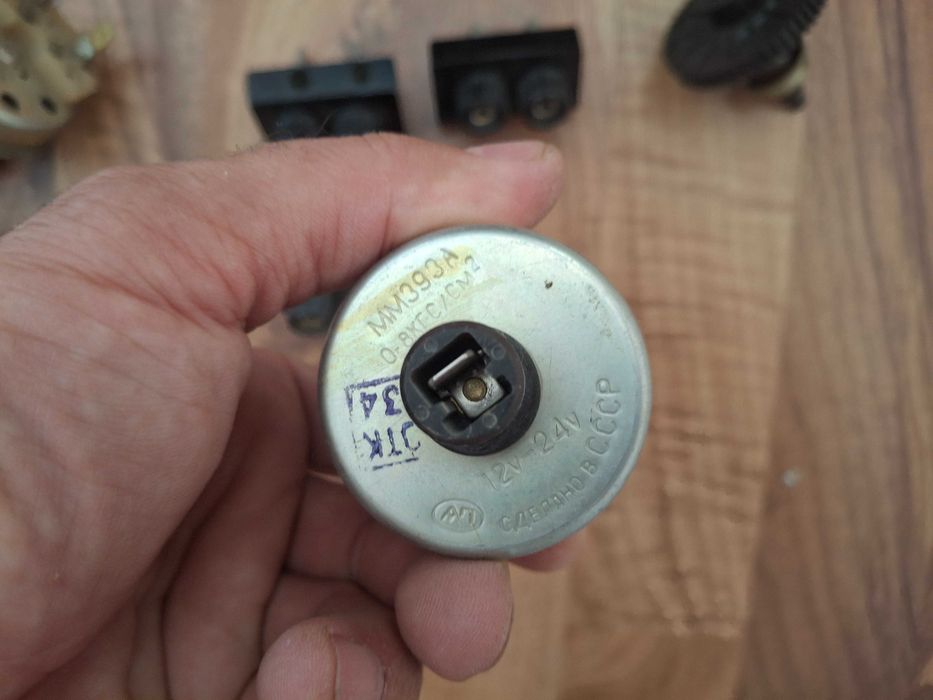 Масляный датчик на авто и реостат