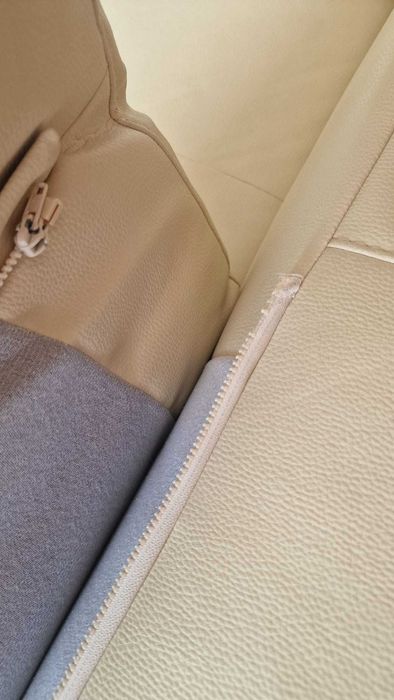 Ъглов кожен диван - запазен - следи от употреба - 600 евро