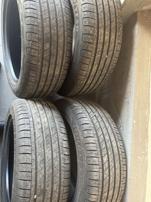 Tracer balon sotiladi Good year 215/55/17