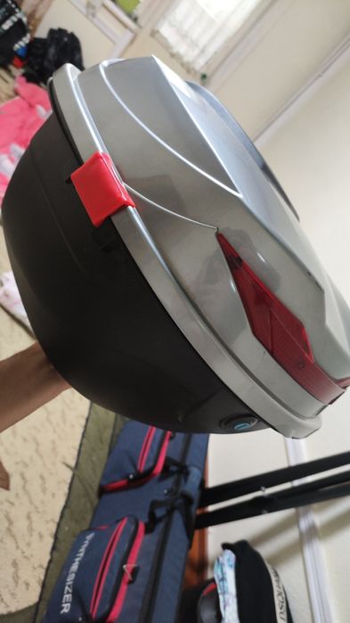 Skuter uchun bagaj (ko'fra)