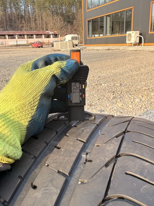 Летни гуми 255/40/19