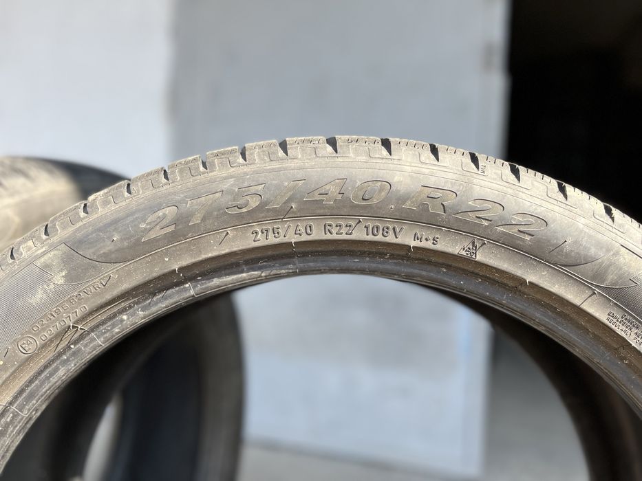 2 бр. зимни гуми 275/40/22 Pirelli DOT 3515 5-5,5 mm