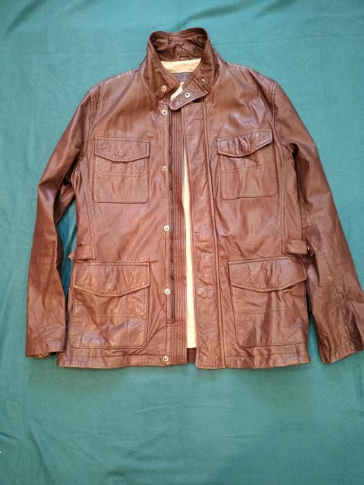 Vand geacă din piele Esprit.