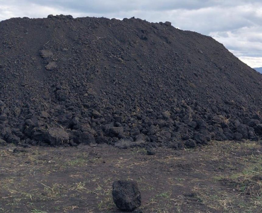 Pământ negru vegetal de cea mai bună calitate Nisip Chisai Piatra