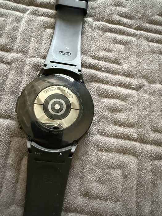 Samsung SM-R890 смарт часы