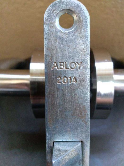 Брава за врата--