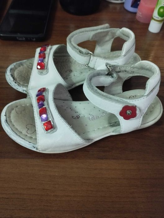 Летняя обувь девочке ( 25 размер)