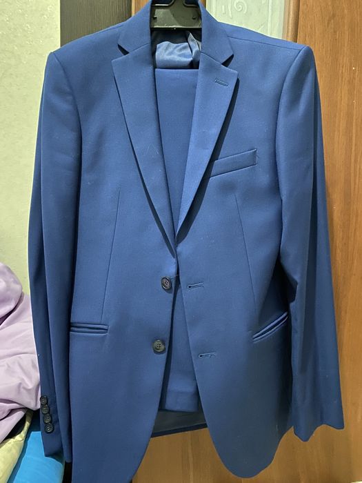 Костюм мужской новый