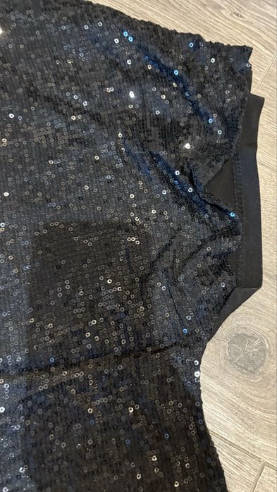 Черна тениска  с пайети р-р М