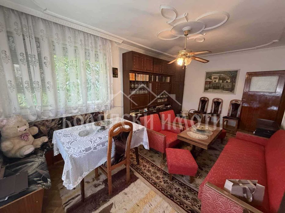 Просторен апартамент с гараж в гр.Горна Оряховица