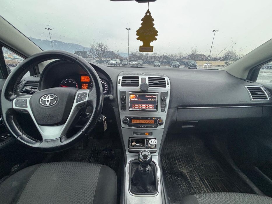 Toyota Avensis 2012