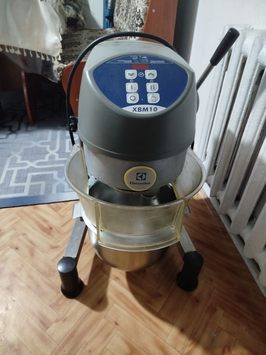 Тестомесильные машинка