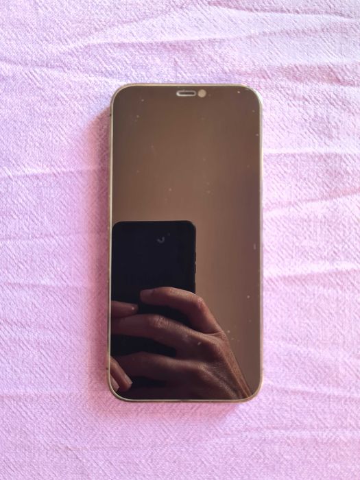 Продавам iPhone 12 Pro 256 GB