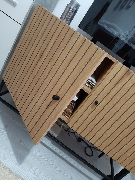 Comoda doua uși, picioare metalice,  100*41*80 cm,furnir lemn stejar