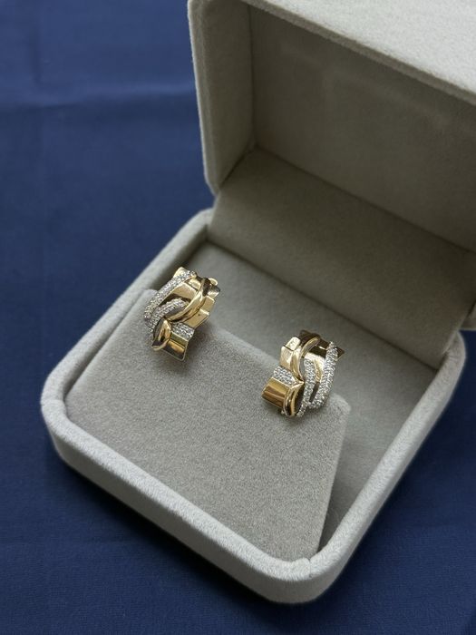 Золотые серьги с фианитами
