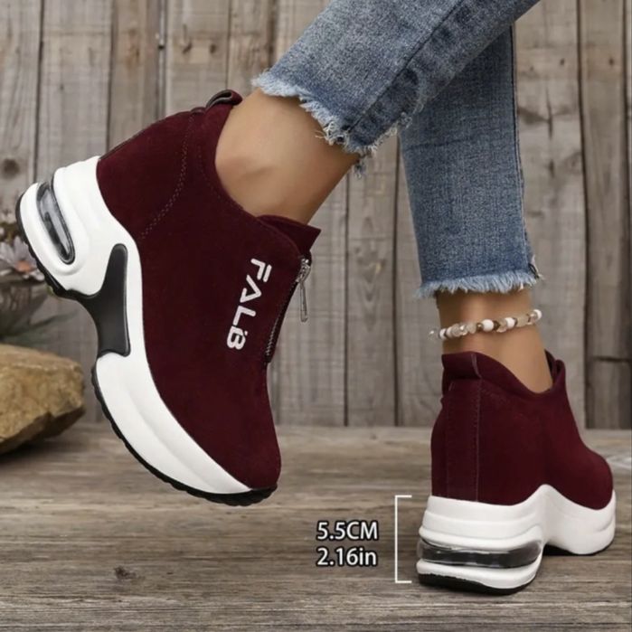 Женские кроссовки