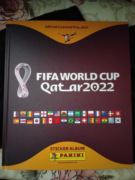 Попълнен колекционерски албум за стикери Panini world cup 2022 qatar с твърди корици