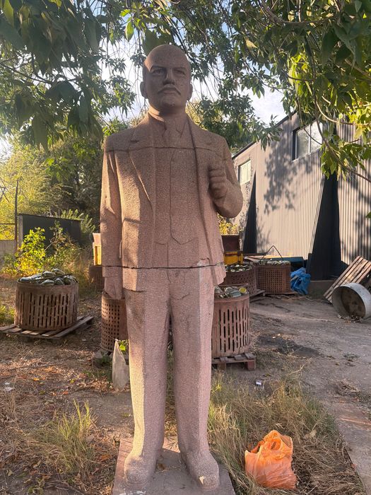 Памятник Ленина времен ссср