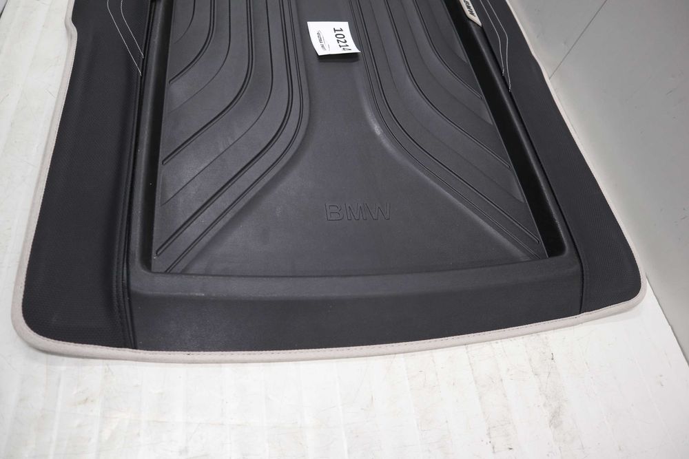 Нова гумена стелка багажник БМВ Ф33 М4 Ф83