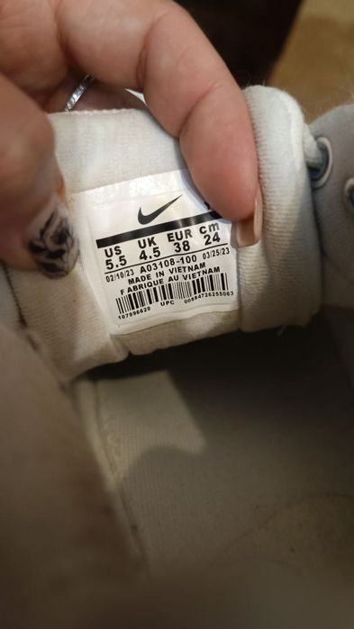 Кроссовки Nike 38/37размер
