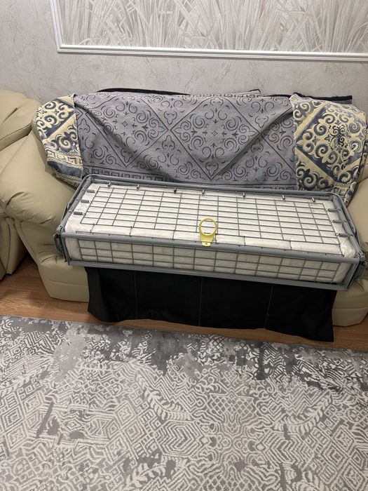 Кожаный диван для гостинной