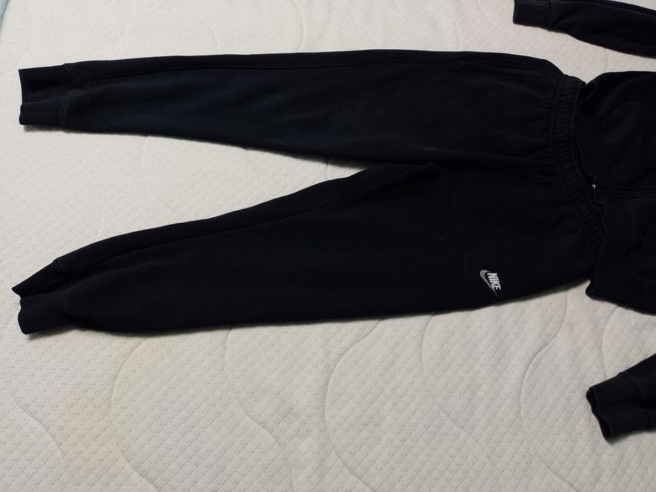Vând trening Nike băieți mărimea M