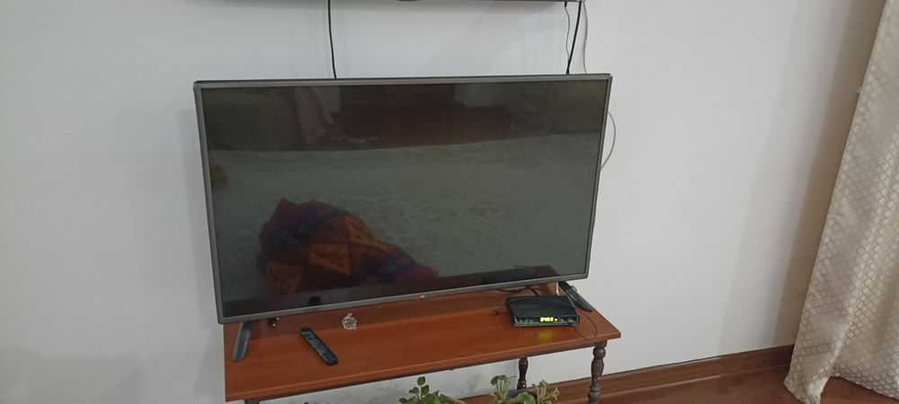 Телевизор LG продам