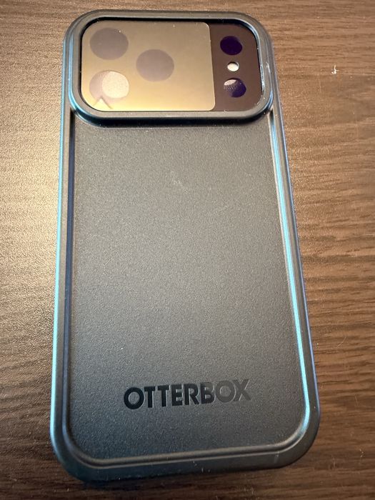 Оригинален  калъф за Iphone 17 pro max