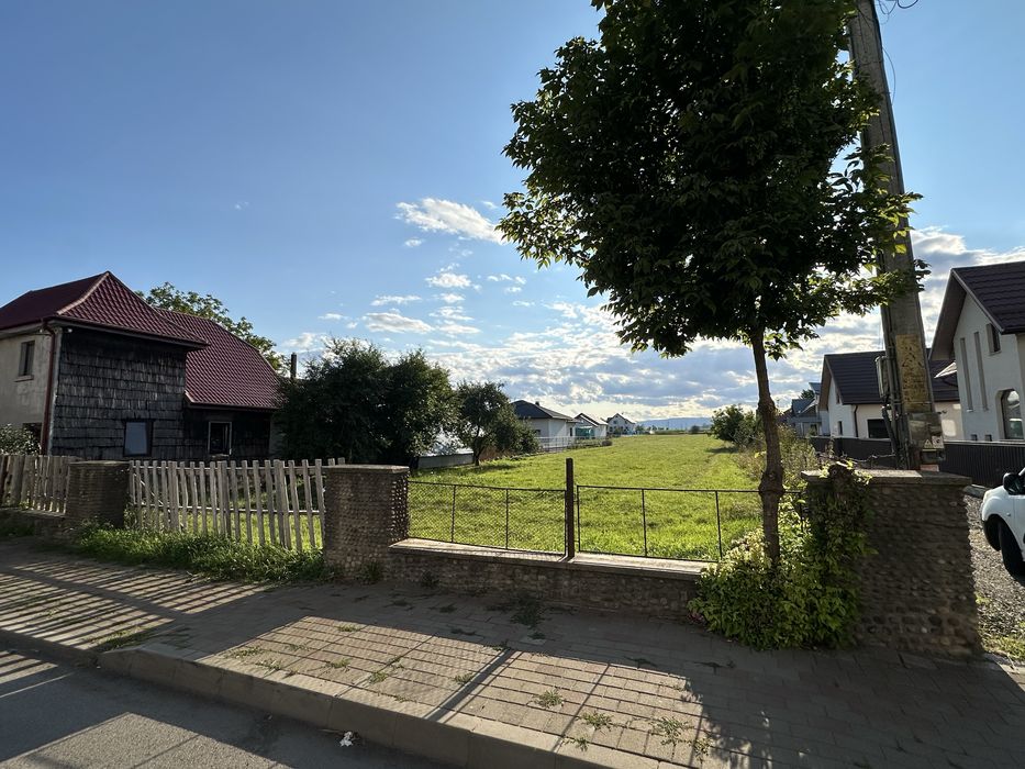 Teren de vanzare