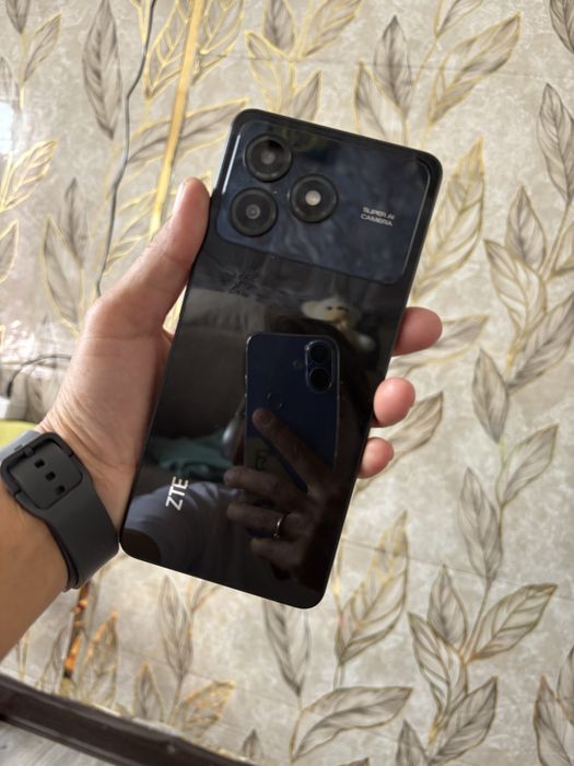 продается телефон