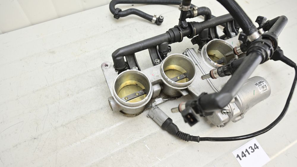 Rampa Corp Acceleratie Injectie Injectoare BMW S1000XR K49 2015 - 2019