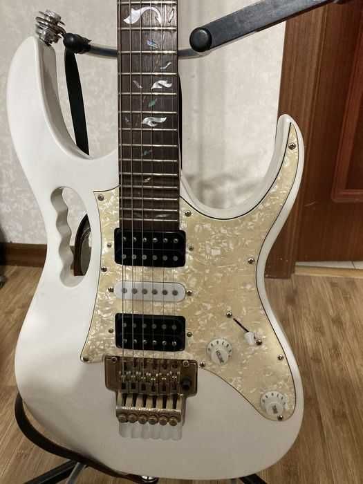 Продам электрогитару Ibanez Steve vai Jem