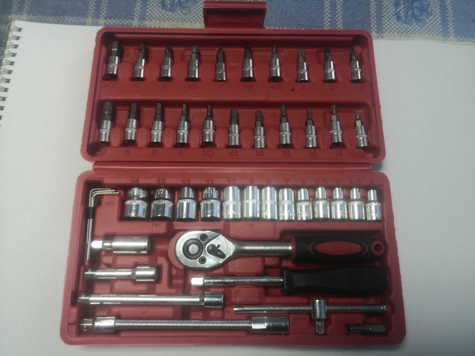 Trusa 46 piese cu chei tubulare, biti, clichet