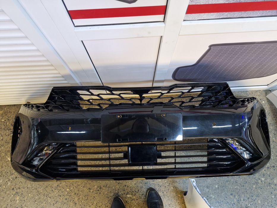 Передний бампер Hyundai Elantra