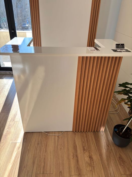 Рецепция, шкаф за студио