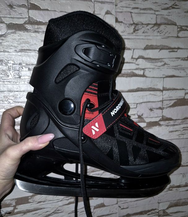 Продам коньки хоккейные