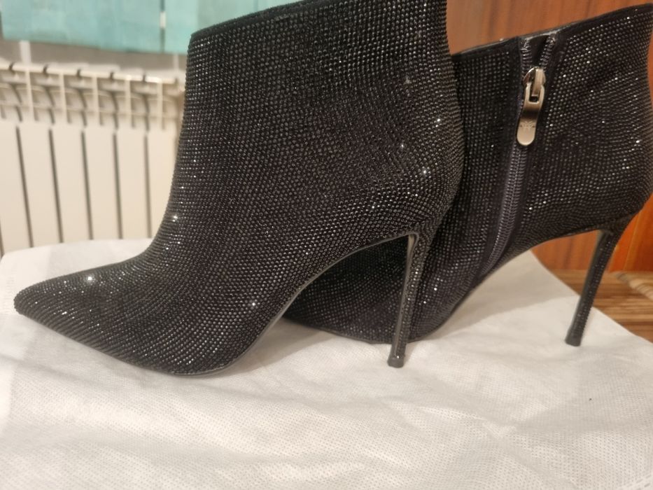 Обувь фирма Djovannia