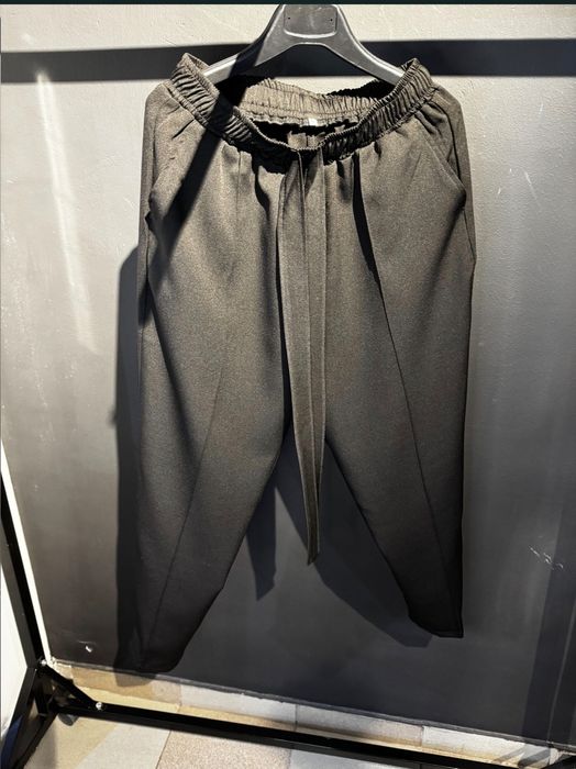 Pantaloni casual negri