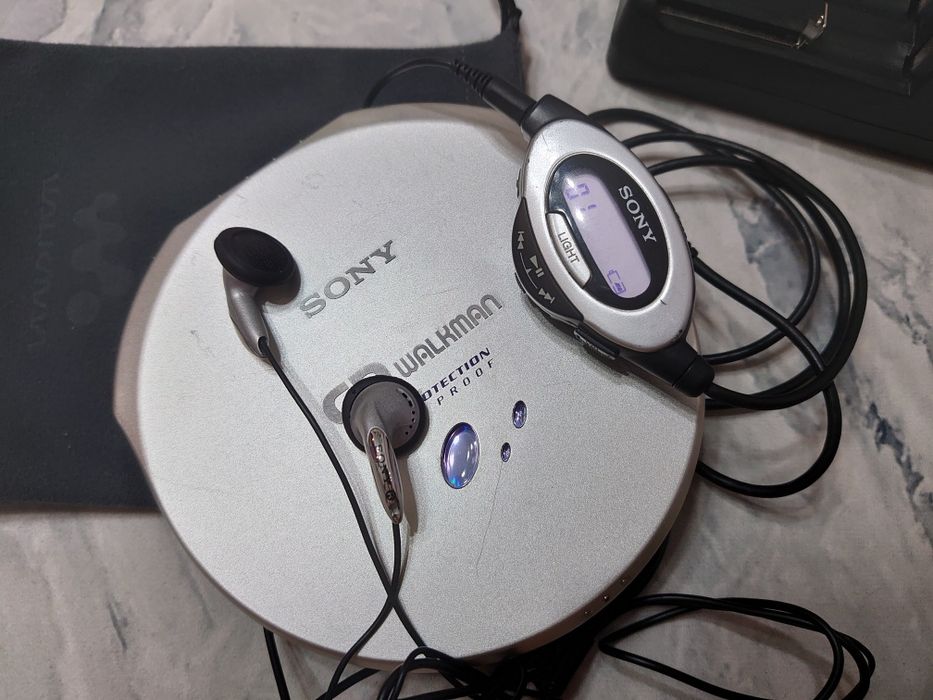 CD плеер Sony D-EJ915 Digital MEGA BASS Malaysia