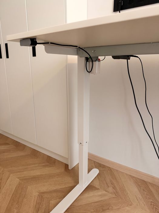 Adjustable stand up desk/ регулируемо бюро за офис или вкъщи 140х70