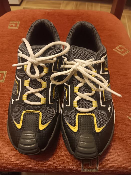 Продавам детски маратонки!