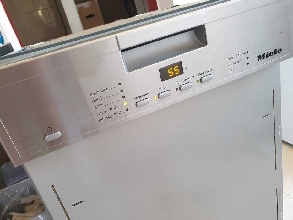 45см - Miele Съдомиялна - 9 Комплекта - Частично Вграждане Тясна
