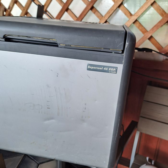 Lada frigorifica  45 L 12V/220V /Gaz