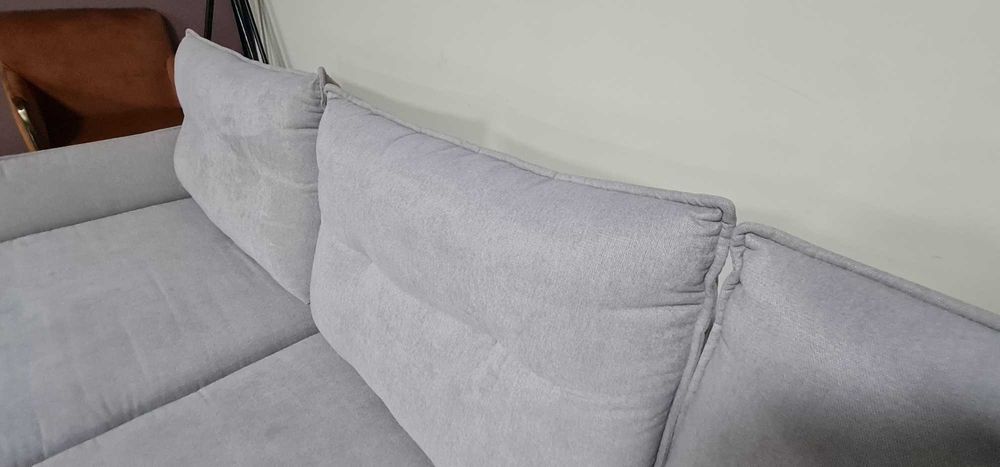 Сив ъглов диван от плат и табуретка "Alexis"