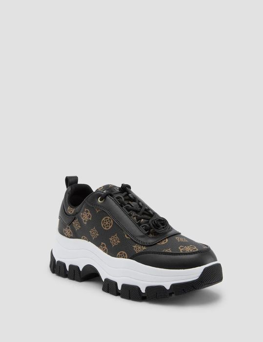 Кроссовки Гесс. .  Новые.