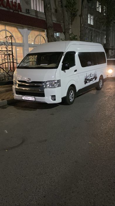 Тойота Хайс микроавтобус