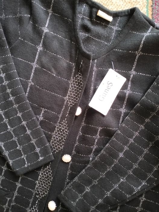 Kardigan  tez va arzon sotiladi dastafka xizmati bepul