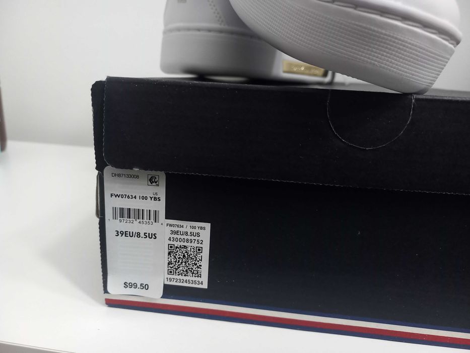 Кросовки женские