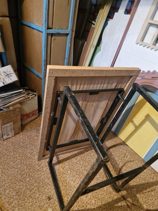 Столик журнальный