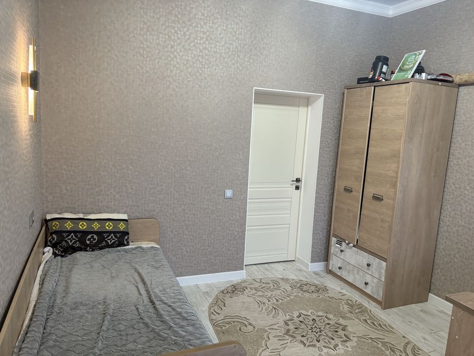 Продам спальный гарнитур